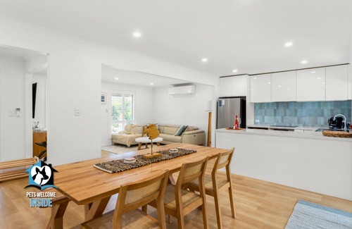 Encounter Bay Casa | Hampton's Style Holiday Retreat - close to the beach!