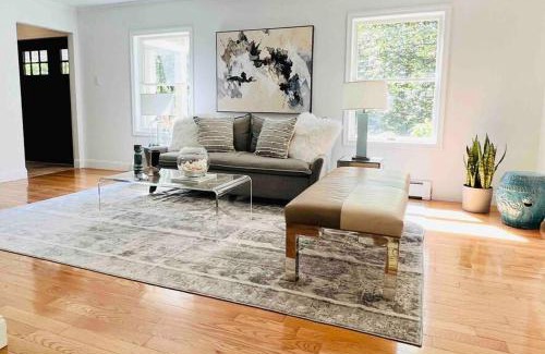 Hampton Bays Casa | Hamptons Escape: Near Beaches, Restaurants, Wineries.