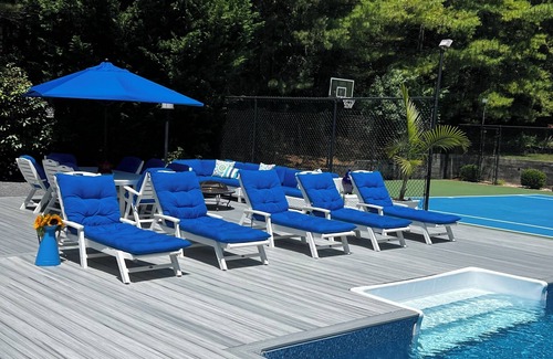 East Quogue Casa | Hamptons getaway - 15 min from Shinnecock Hills, Tennis court, hot tub and pool