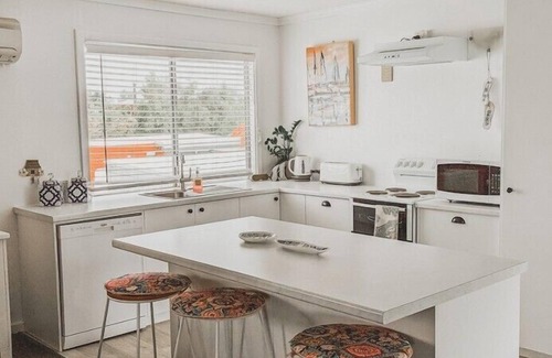 Lancelin Casa | Hamptons- Hampton’s style home that will have you feeling instantly relaxed