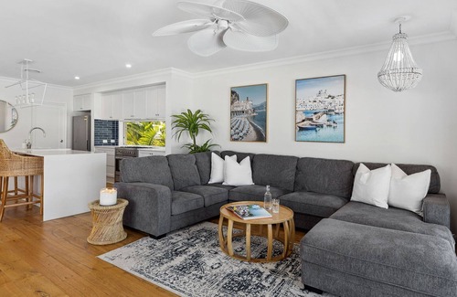 Yamba Casa | Hamptons House | Stylish Waterfront