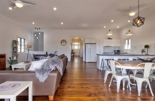 Burrum Heads Casa | Hamptons House Walking Distance to the Beach - CoastHM