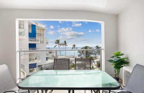 Urangan Apartamento | Hamptons Meets Hervey Bay In Upmarket Resort - Ocean Views