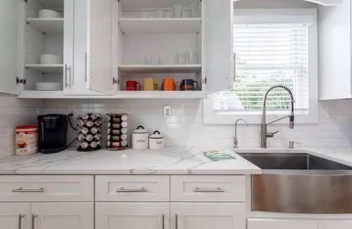 Huntington Casa | Hamptons Style Living Walk to Cafe Deck
