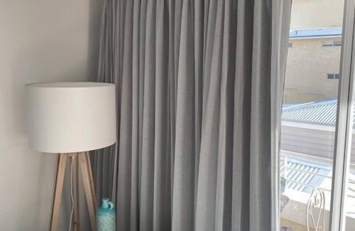 Middleton Beach Apartamento | Hamptons style two-story 3 bed, 2 bath apartment located at the heart of Binalup