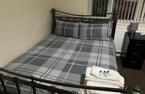 Stonnall Casa | HAMS REST PLACE - Strictly Only ONE GUEST ALLOWED IN ONE ROOM A SECOND ACCOMPANYING PERSON WILL NOT BE ALLOWED INTO THE PROPERTY