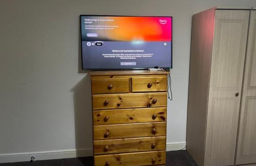 Stonnall Casa | HAMS REST PLACE - Strictly Only ONE GUEST ALLOWED IN ONE ROOM A SECOND ACCOMPANYING PERSON WILL NOT BE ALLOWED INTO THE PROPERTY