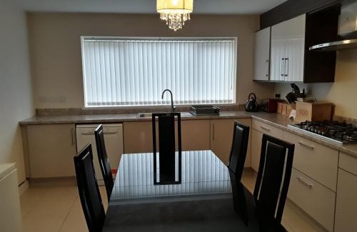 Stonnall Casa | HAMS REST PLACE - Strictly Only ONE GUEST ALLOWED IN ONE ROOM A SECOND ACCOMPANYING PERSON WILL NOT BE ALLOWED INTO THE PROPERTY