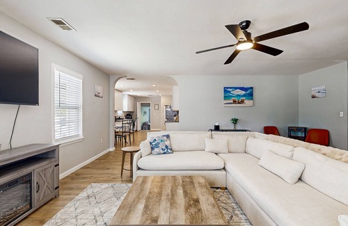 Hanahan Casa | Hanahan home with close proximity to Park Circle, WiFi & dog-friendly