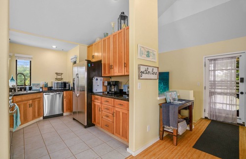 Princeville Villa | Hanalei Bay Villa Cottage 2Br 2. 5 Ba 2 con vistas a la montaña (HBV24)