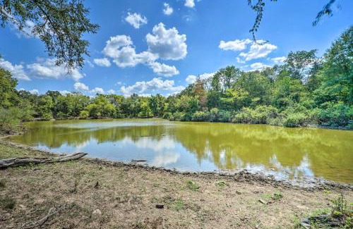 Nashoba Apartamento | Hand-Built Black Fork Cabin 2 with Fire Pit!