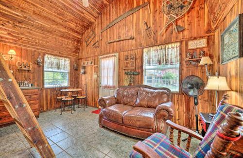 Nashoba Apartamento | Hand-Built Black Fork Cabin 2 with Fire Pit!