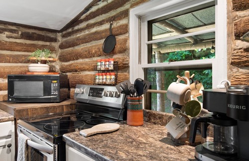 Spruce Pine Cabina | *This Weekend Discounted* Authentic Log Cabin