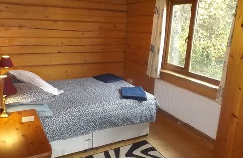 Offenham Cabina | Hand built log cabin at Avonvale Holiday Lodges