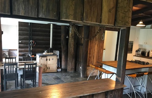 St. Albans Otro | Hecho a mano Bush Cottage en un valle aislado
