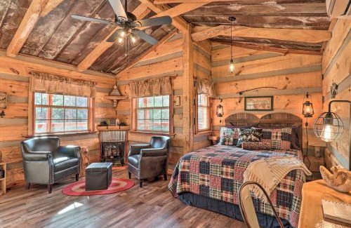 Cosby Apartamento | Hand-Crafted Creekside Treehouse with Grill!