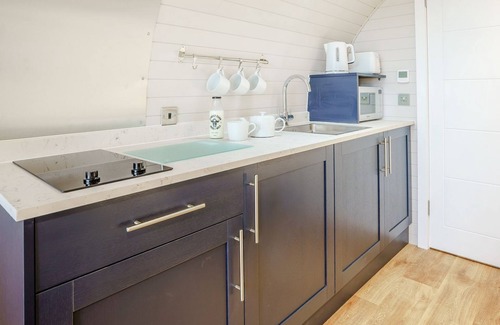 Whitland Cabaña | 1 bedroom accommodation in Llanboidy, near Laugharne