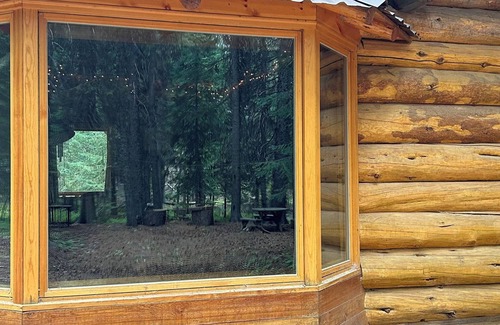 Bend Cabina | Handbuilt Cabin in Bend near Tumalo Falls