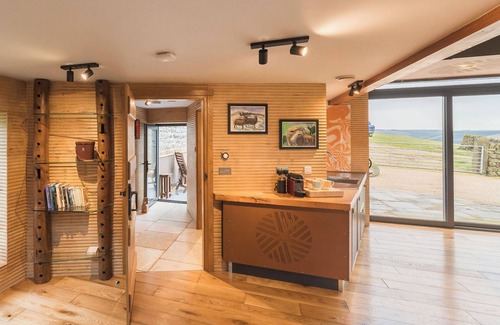 Hollow Meadows Casa | Handcrafted barn conversion in the heat of the Peak District