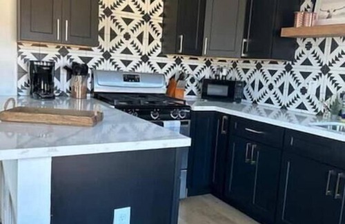 Brenham Casa | Handsome Charmer Downtown!
