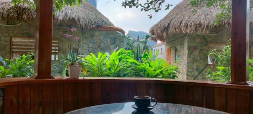 Hoa Lu Hotel | Hang Mua Eco Garden