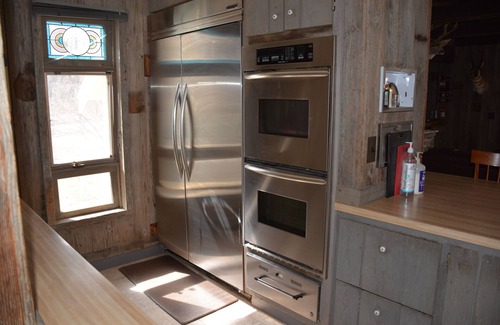 Carbon County Casa | Hanging Bull Lodge in Encampment, WY