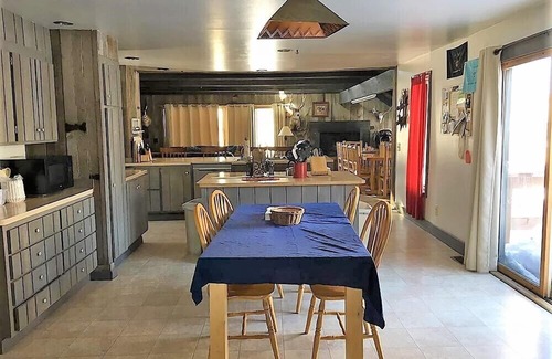 Carbon County Casa | Hanging Bull Lodge