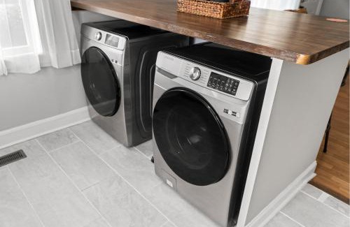 Rosewood Casa | Hangout by firepit near USC with PET