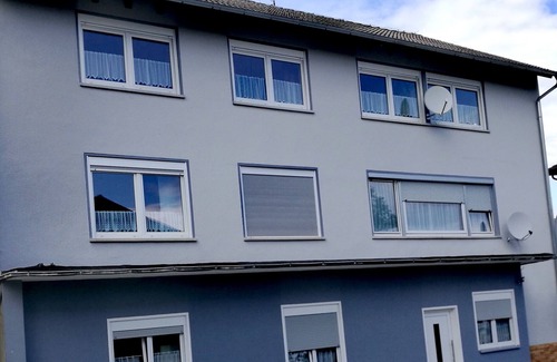 Roedental Apartamento | Hannah vacation apartment with balcony terrace and cozy garden furniture