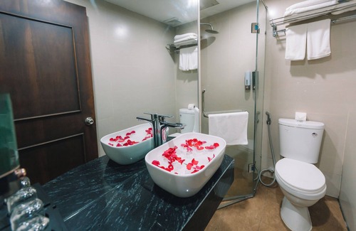 Hang Dao Hotel | Hanoi Lake View Hotel & Travel