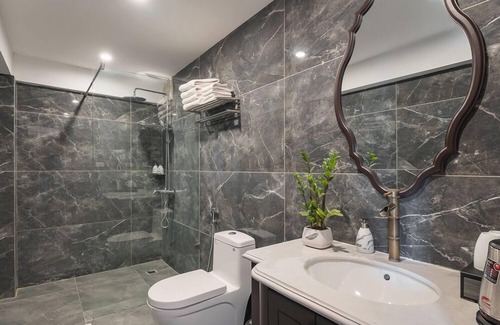Hang Dao Hotel | Hanoi Little Town Hotel