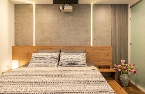 Hang Trong Apartamento | HanoianHearths- HomeForAll-MiniPool-Projectors-Tub