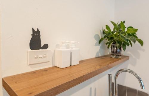 Hang Trong Apartamento | HanoianHearths- HomeForAll-MiniPool-Projectors-Tub