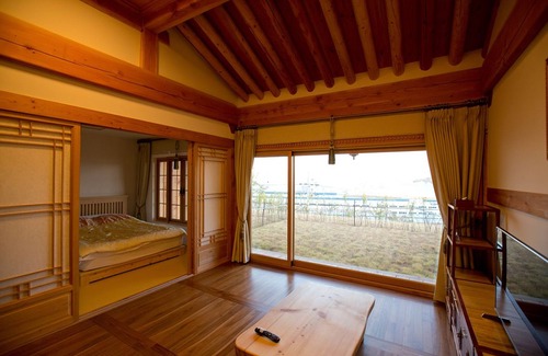 Yeosu Hotel | Hanok Hotel Odongjae