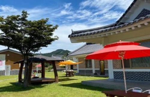 Jangseong Casa | Hanok Stay Daldojimaeul Pension