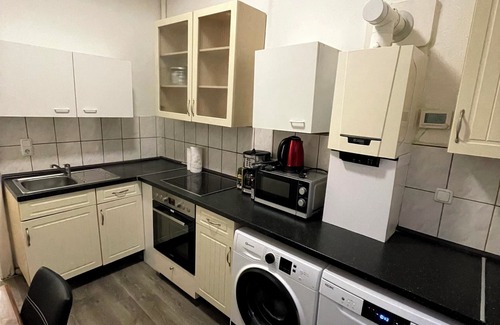 Neumuenster Casa | Hansaring 11 W1 - 3 bedrooms (with connecting room)