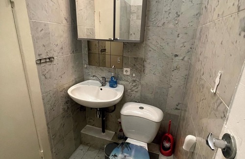 Neumuenster Casa | Hansaring 11 W1 - 3 bedrooms (with connecting room)