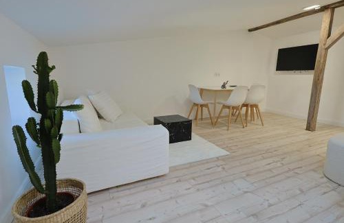 Lubeck City Centre Apartamento | Hanse Villa - Dachloft Königsberg - niedrige Decken
