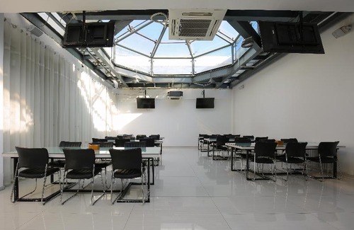 Songshan District Hotel | Hanting Hotel Chifeng Bus Station