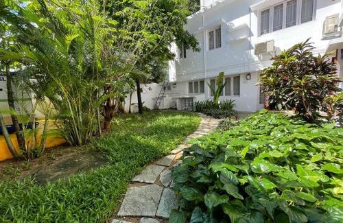 Thousand Lights West Cama Y Desayuno | Hanu Reddy Residences - Nawab Habibullah Avenue