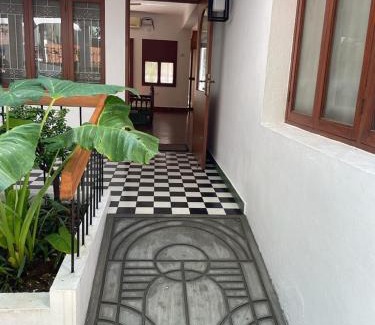 Thousand Lights West Cama Y Desayuno | Hanu Reddy Residences - Nawab Habibullah Avenue