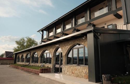 Humulesti Hotel | Hanul Ursilor