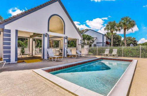 Villages of Seaport Apartamento | Happiness Comes in Waves