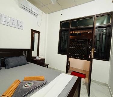 Pottuvil Division 2 Hotel | Happy Bay Arugambay