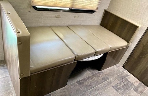 Canoga Park Otro | Happy Camper Direct Access