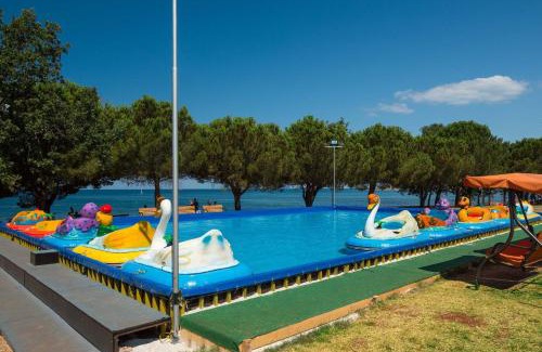 Lovrecica Complejo | Happy Camp Mobile Homes in Camping Park Umag