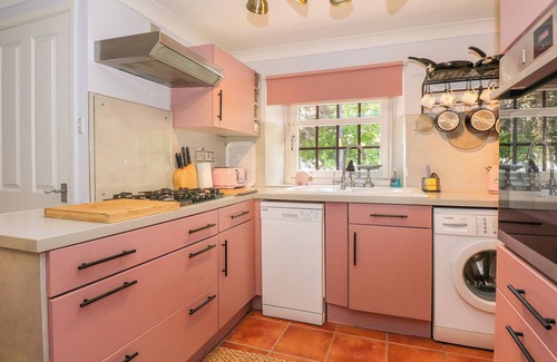 West Runton Cabaña | HAPPY DAZE, family friendly, country holiday cottage in West Runton