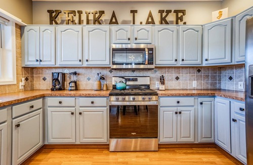 Dundee Casa | Happy Daze, lake home on Keuka Lake with EV charger, sleeps 10