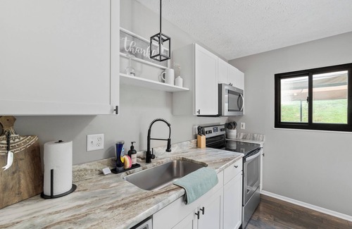 Kenton Casa | Happy Haven / 3 BD 1.5 BATH