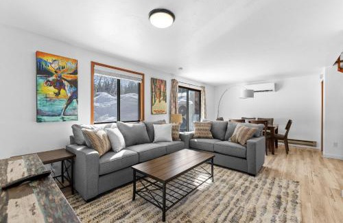 McCall Casa | Happy Hideaway - Aspen Village Condo w seasonal pool, close to lake, park, golf, and downtown